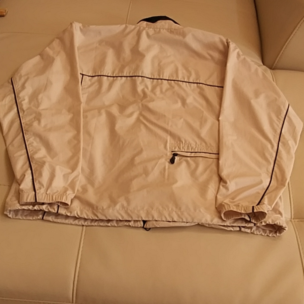 Cutter & Buck Light Weight Jacket. - Picture 6 of 7